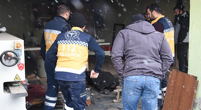 Mobilyacı, iş yerinde öldürüldü