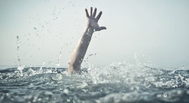 Moldovalı genç kız, Karasu da girdiği denizde boğuldu