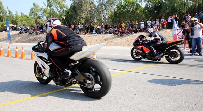 Motodrag yarışları nefesleri kesti