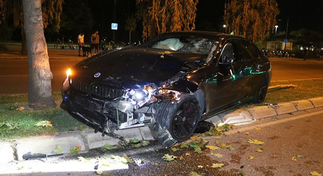 Motokurye ile otomobil çarpıştı: 1 ölü, 1 yaralı