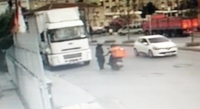 Motokuryeden minibüs bekleyen kadına taciz