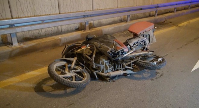 Motokuryeye çarpan otomobilin sürücüsü kaçtı