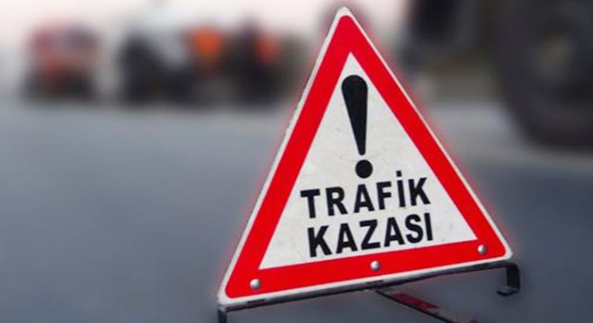 Motosiklet bariyerlere çarptı: 1 ölü, 1 yaralı