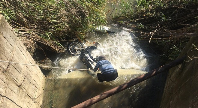 Serik'te motosiklet dereye uçtu: 1 yaralı