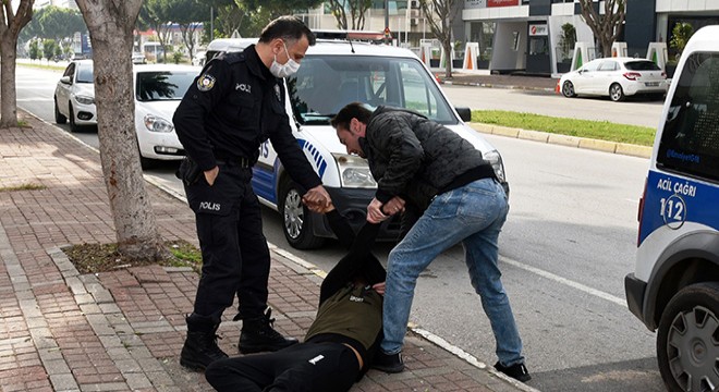 Motosiklet kavgasında gözaltına alınınca bayıldı