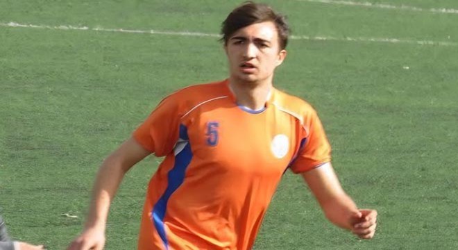 Motosiklet kazasında ölen eski futbolcu toprağa verildi