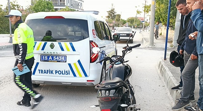 Motosiklet sürücüsüne çarpıp darbeden sürücü yakalandı