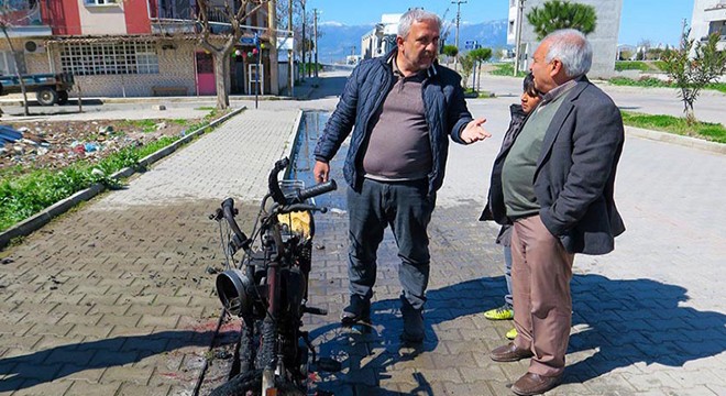Motosikleti alev aldı, son anda atlayarak kurtuldu