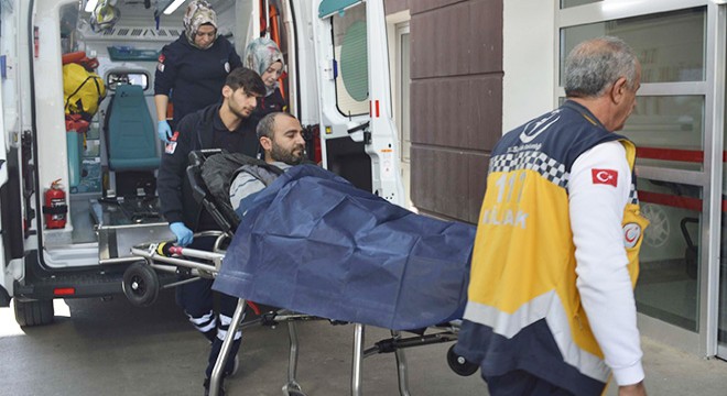 Motosikletin çarpıp kaçtığı yaya yaralandı