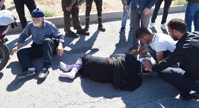 Motosikletle hastaneye giden çift kazada yaralandı