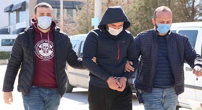 Motosikletli kuryenin 800 metre sürüklenme anı kamerada