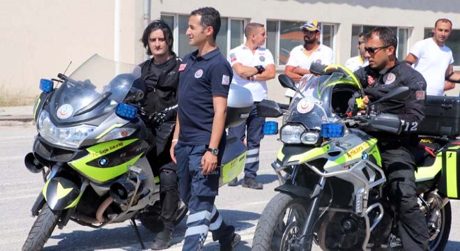 Motosikletli ambulans ekipleri hayat kurtarıyor
