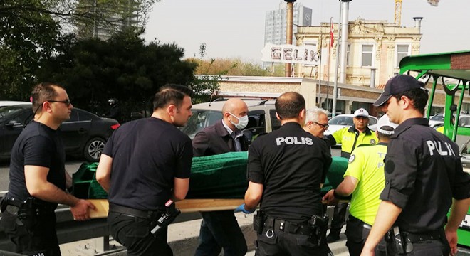 Motosikletlinin öldüğü kaza kamerada