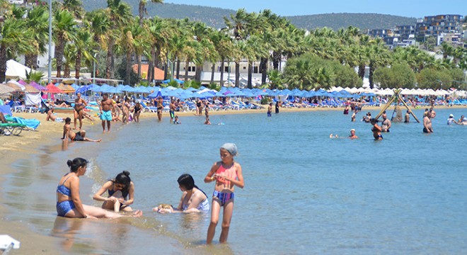 Muğla aşılamada ilk sırada yer aldı, Bodrum turistle doldu