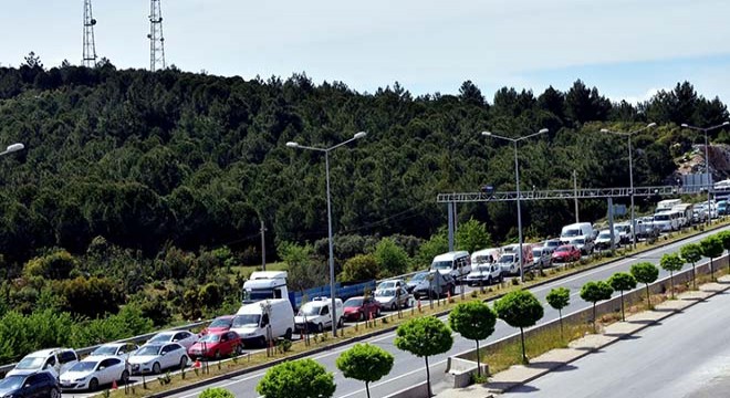 Muğla da 4 kilometrelik araç kuyruğu