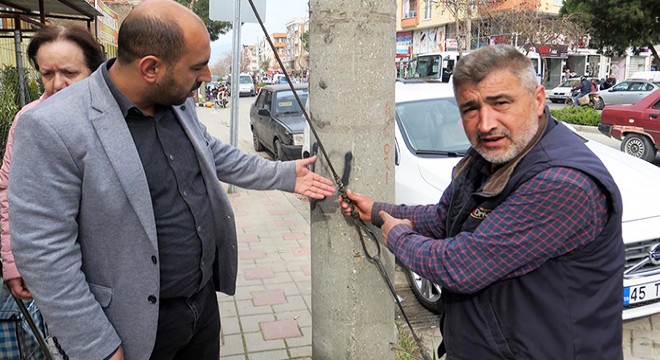 Muhammet'in eli çelik halatla direk arasına sıkıştı