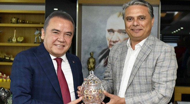 Muhittin Böcek, Başkan Uysal'ı ziyaret etti