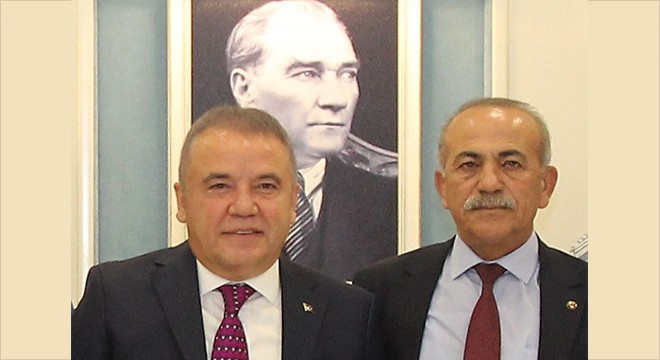 Muhitttin Böcek'e Türk-İş'ten destek