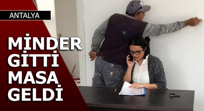 Muhtar, minder yerine masada göreve başladı