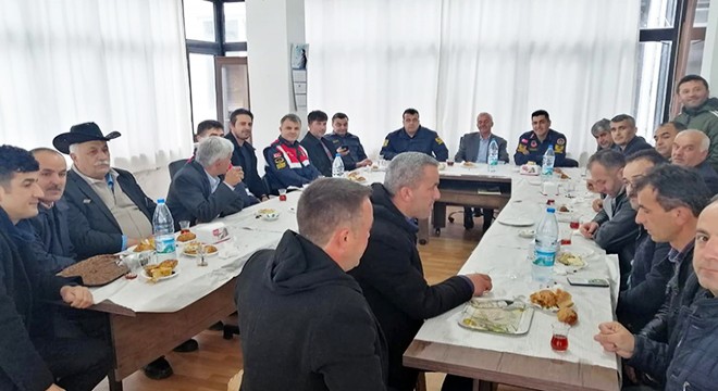 Muhtarlar kahvaltıda jandarmayla buluştu