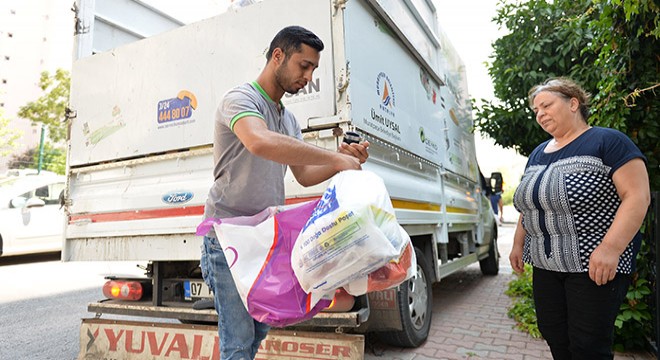 Muratpaşa, Çevreci Komşu Kart'la kazanıyor