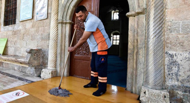 Muratpaşa'da camilerde Ramazan hazırlığı