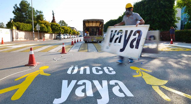 Muratpaşa'da önce yaya