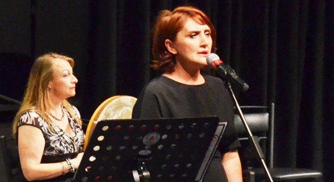 Muratpaşa'da türkülü şiirli gece