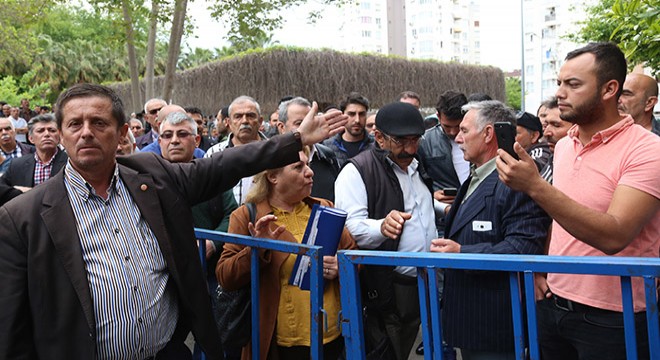 Muratpaşa'daki arsa satış ihalesi sakin başladı