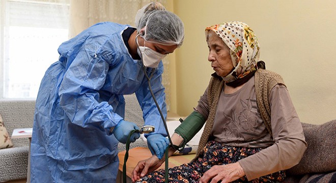 Muratpaşa'dan 426 kişiye evde bakım hizmeti