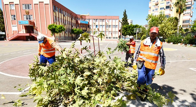 Muratpaşa'dan okullarda peyzaj çalışması