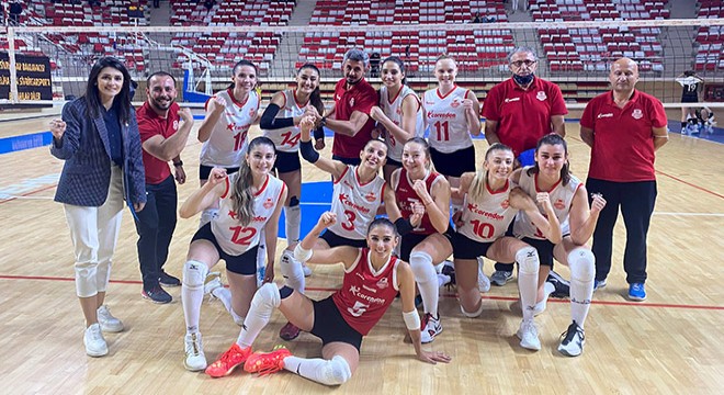 Muratpaşa'nın Sultanları galibiyet serisine devam ediyor