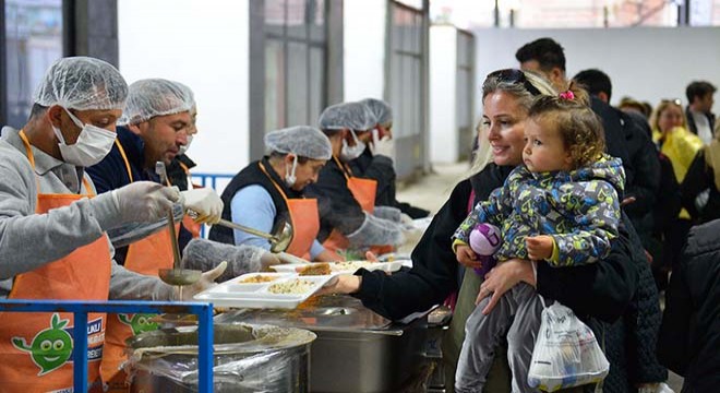 Muratpaşa'nın mahalle iftarları devam ediyor