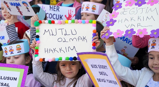 Muratpaşa'nın minikleri, haklarını öğrendi