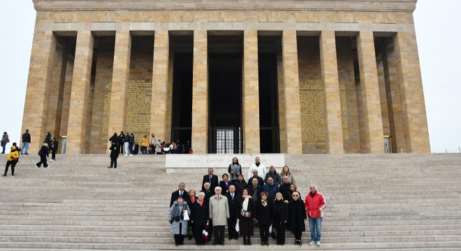 Muratpaşa Yaşlı Meclisi’nden Ata’ya ziyaret