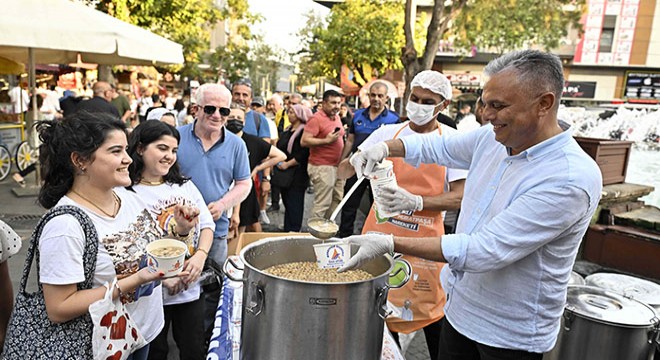 Muratpaşa dan aşure ikramı