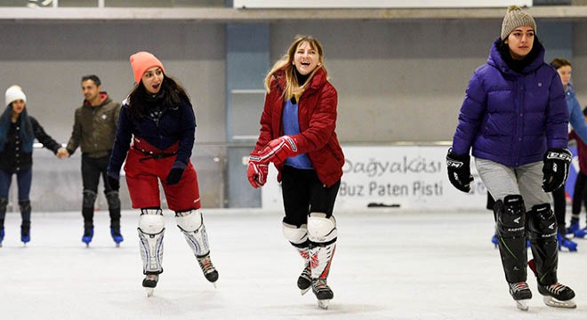 Muratpaşa dan buz pateni kursu