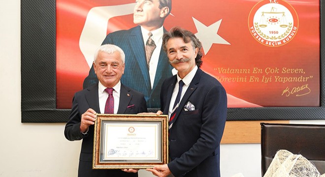 Mustafa Geyikçi mazbatasını aldı