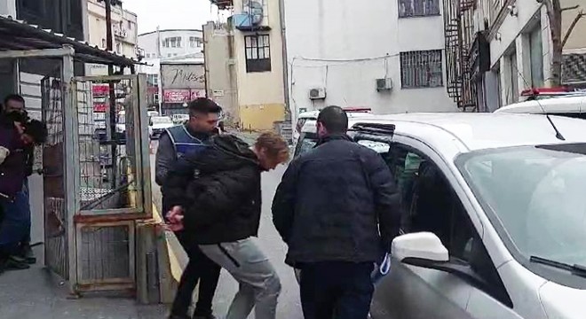 Müzisyene saldırı; nişanlısının kollarında can verdi