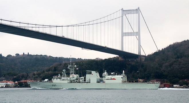 NATO savaş gemileri İstanbul Boğazı'ndan geçti