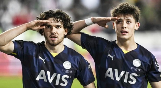 Napoli nin gözü Fenerbahçeli iki yıldızda