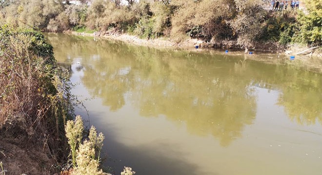 Nehirde akıntıya kapılan 5 çocuktan 1'i kayboldu