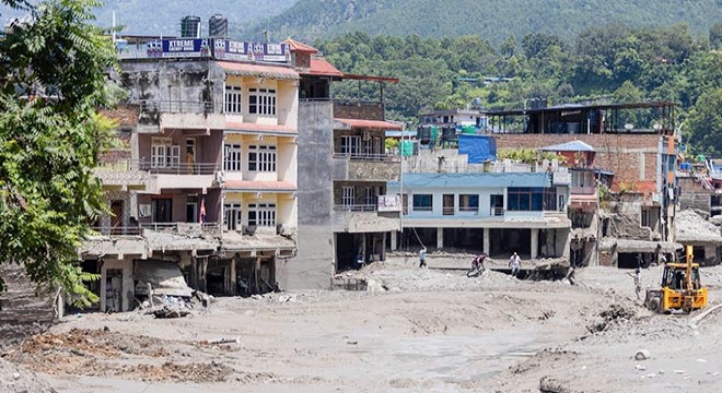 Nepal'deki selde can kaybı 1290'a yükseldi