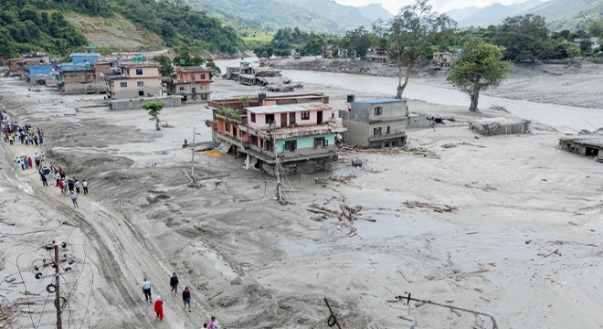 Nepal'deki selde can kaybı 987'ye yükseldi
