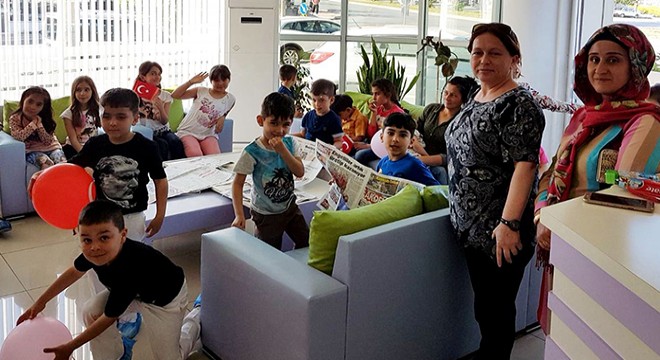 Neşeli gülüş için dişler tarandı