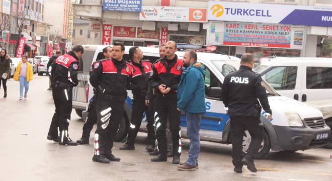 Niğde'de silah sesleri polis alarma geçirdi