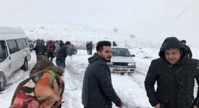 Niğde'de ulaşıma kar engeli