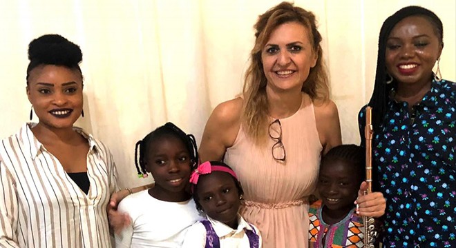 Nijerya'da flüt konseri verdi