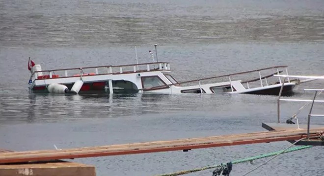 Nijerya da yolcu teknesi battı: 37 ölü