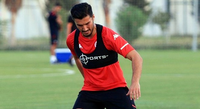 Nuri Şahin, Antalyaspor ile ilk antrenmanına çıktı